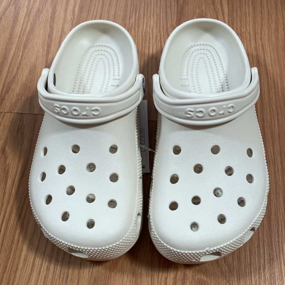❤️ Crocs Classic Shoes Men’s Size 6/Women’s Size 8 in Stucco NWT